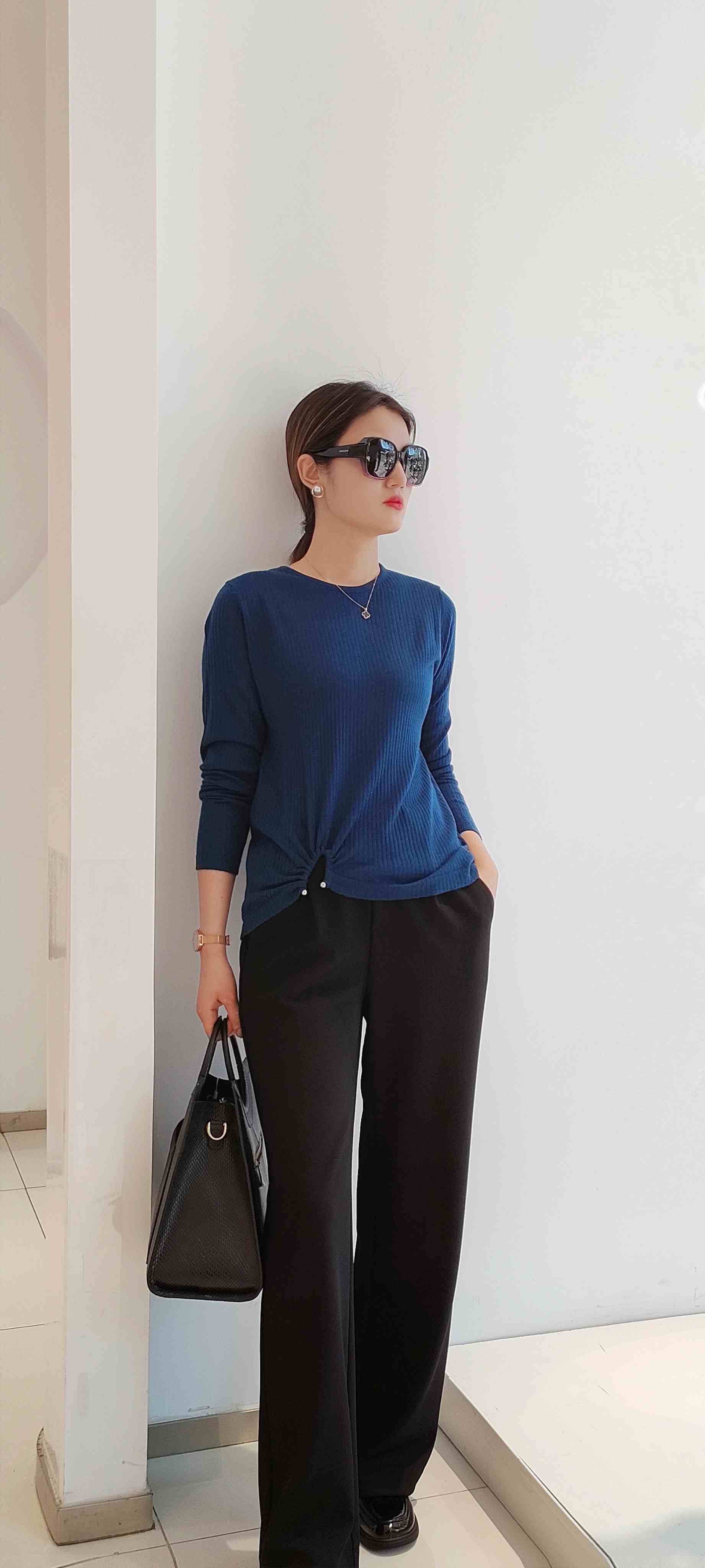 386613圆领收摆羊毛衫，均码阔版宽松百搭打底外穿皆可！