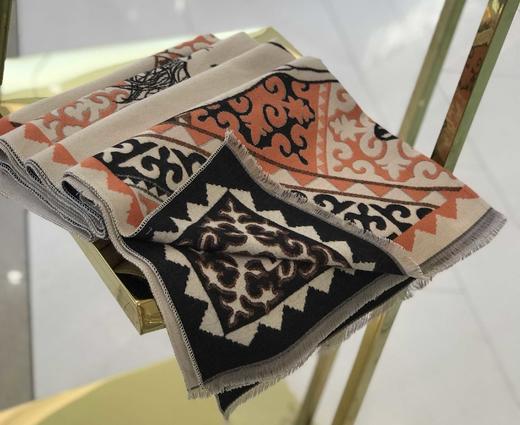 优品堂【如影相随】拉绒围巾披肩两用 商品图9