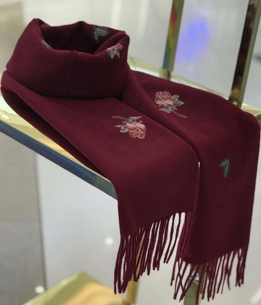 优品堂【唯美世界】100%羊毛绣花围巾 商品图7