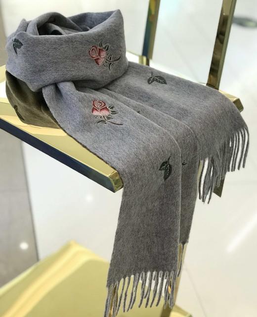 优品堂【唯美世界】100%羊毛绣花围巾 商品图5