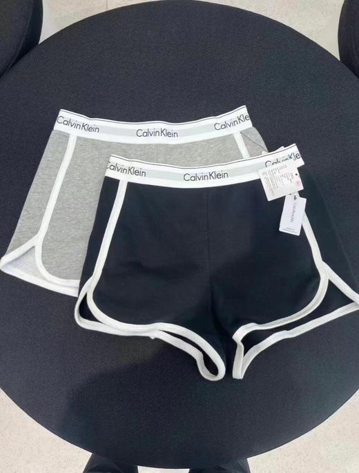 4楼CK Underwear [摩登引力带] 女士循环提花家居睡裤辣妹运动短裤 货号：QS5982吊牌价：490现价：441 商品图2