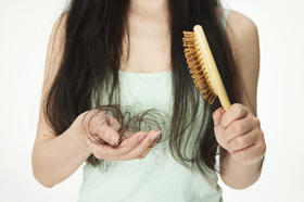 “秃”如其来的危机，不如试试补气血吧！