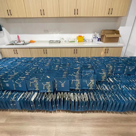 实用而美·套装客制伴手礼  具体咨询猪猪pigmask：礼颂心意 不同需求不同规格：洁肤 补水 修护 紧致 提升 抗皱 防护等多功能定制伴手礼 可根据需求重新组合， 商品图7