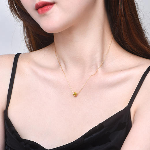  【官方直发 周六福999足金四叶草吊坠】带鉴定证书 赠925银镀金项链 配专柜礼盒礼袋 商品图2