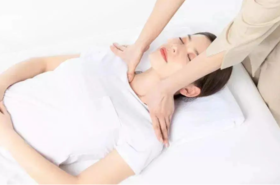  每月灸一次胸部，打通9条经络，丰胸还防癌 