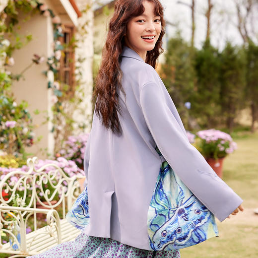 两三事雌念丛生 简约时尚设计感蝴蝶印花设计西装 商品图4