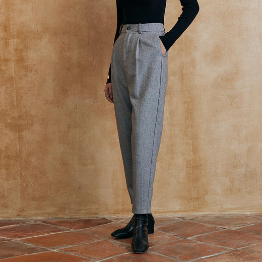 IN AND ON羊毛人字纹显瘦锥形裤女时尚保暖百搭通勤休闲长裤22749 商品图4