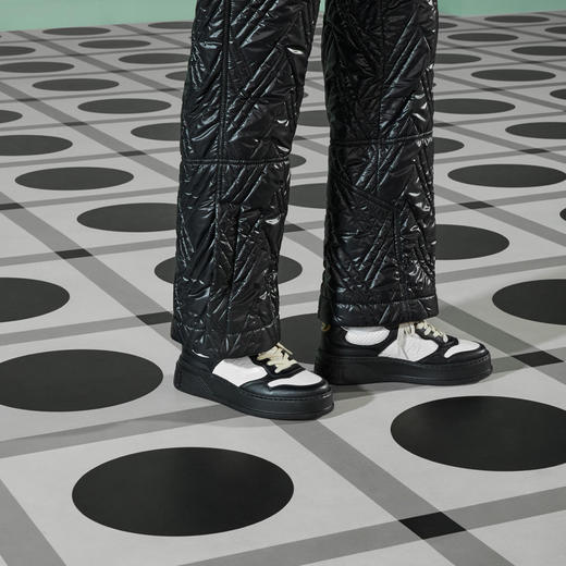 GUCCI 古驰 女士GG印花压纹休闲运动鞋 混色 684911 AAA4T 1068 商品图3