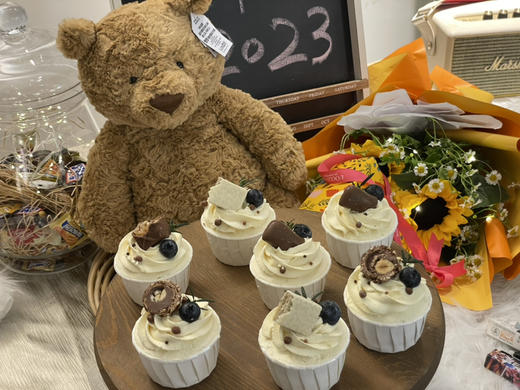 万年推荐的太妃海盐杯子蛋糕，丝滑的焦糖奶油，冰冰凉凉入口即化，海盐的恰到好处分解了奶油的甜腻 商品图3