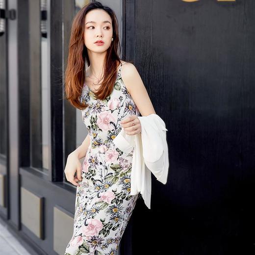 娜璐多 秋季高级感女装职场轻熟风通勤西装气质女神范碎花吊带连衣裙套装 商品图2