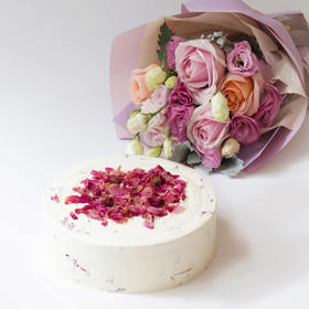 套餐：8寸蛋糕+当季花束