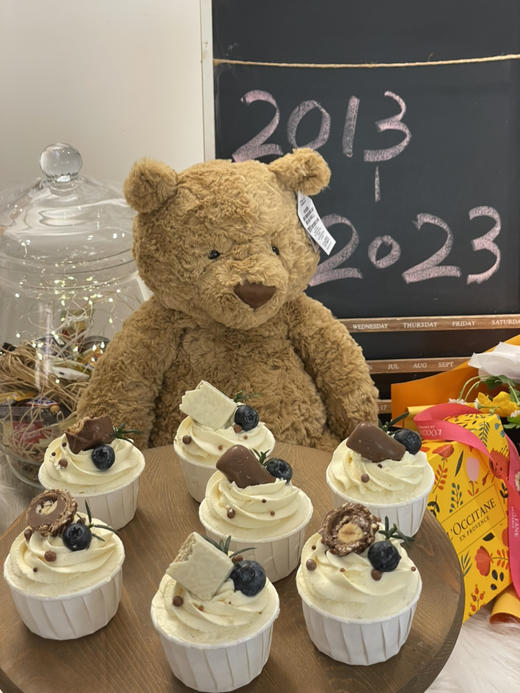 万年推荐的太妃海盐杯子蛋糕，丝滑的焦糖奶油，冰冰凉凉入口即化，海盐的恰到好处分解了奶油的甜腻 商品图4