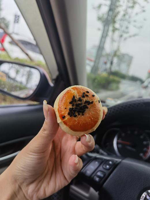 海鸭蛋黄酥一盒 商品图3