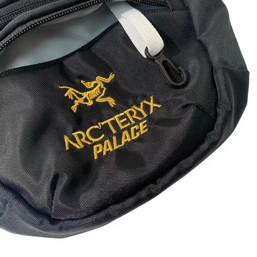 Arcteryx 始祖鸟 x PALACE联名款 大容量 腰包挎包 商品图1