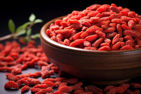 枸杞嚼着吃还是泡着吃好？