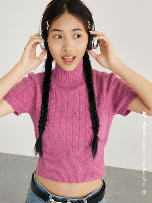 CryingCenter 燕麦色莓粉气质辣妹高领短袖麻花短款毛衣 哭喊中心 商品图0