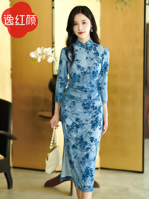 逸红颜卿柚2025年春季新款弹力网布植绒旗袍改良版连衣裙女中长款 商品图0