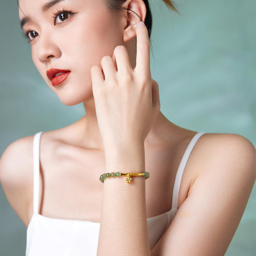 周六福金镶玉暴富字金牌手串女士黄金和田青玉手链送女友礼物 商品图3