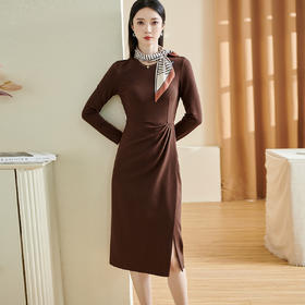 米思阳2026春季新款高级感通勤优雅收腰遮腹连衣裙捏褶设计开叉修身中长裙2675