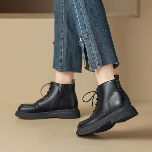 ZHR马丁靴女 2023秋冬新款休闲百搭黑色圆头短靴甜酷风潮流马丁靴 商品图2