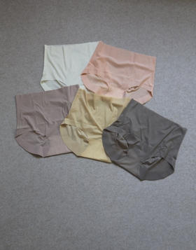 You Need 请拿好 哈！妞子滴 HF 纤薄7D锦氨 防夹立体臀 三角小内 5色入