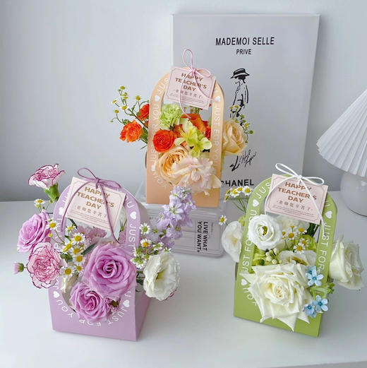 《如沐春风》手提花篮颜色随机 商品图1