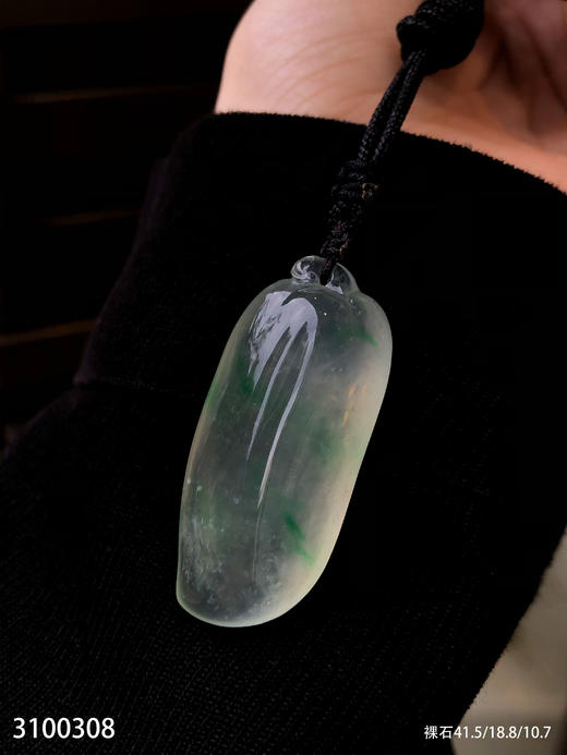 飘翠福瓜裸石【3100308】具体价格微信咨询 商品图0