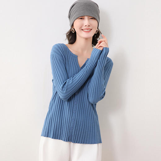 【春节不打烊】【法丝璐法式气质V领针织开衫】浓浓的法式气息😍早春值得入手❗某宝售价💰296，现团💰49  拿下高品质！ 商品图10