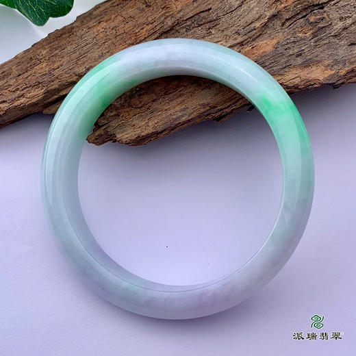 派瑞翡翠 翡翠手镯 糯种 浅绿 商品图1