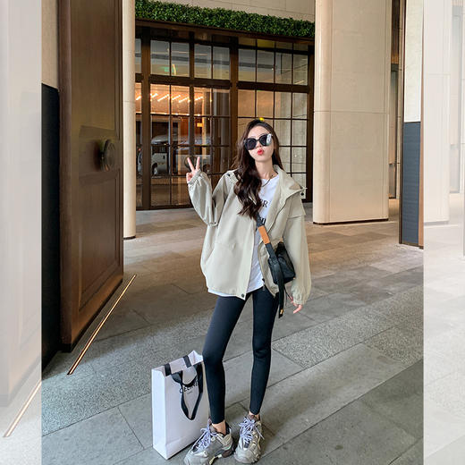 <曾小咸推荐>【酷帅girl】绿色冲锋衣 商品图1