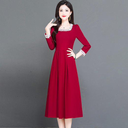 QYM-231325新款拼结花边领品纯色中长裙长袖裙高腰A字裙 商品图0