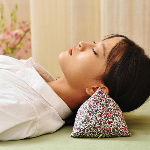 森系碎花与繁星系列颈椎枕荞麦壳枕头学生儿童睡眠护颈枕 商品图3