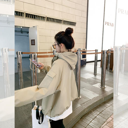 <曾小咸推荐>【酷帅girl】绿色冲锋衣 商品图4