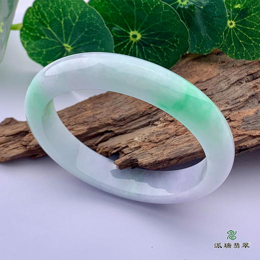 派瑞翡翠 翡翠手镯 糯种 浅绿 商品图0