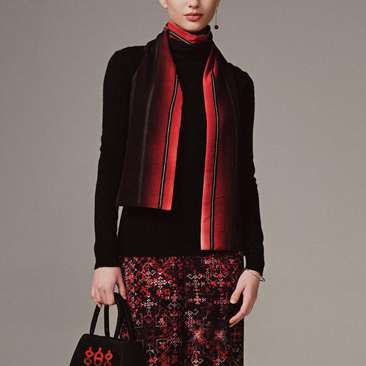 TANGY Collection天意高端2023秋季新品商场同款女士围巾 商品图1