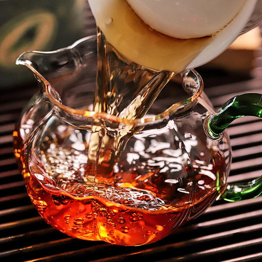 【临毫沱茶】2004年头春冰岛茶勐海干仓陈华19年临沧茶厂出品骄傲之作获奖无数高额补贴助力周年庆市面买不到的真年份冰岛茶100克/沱 120沱/件 商品图4