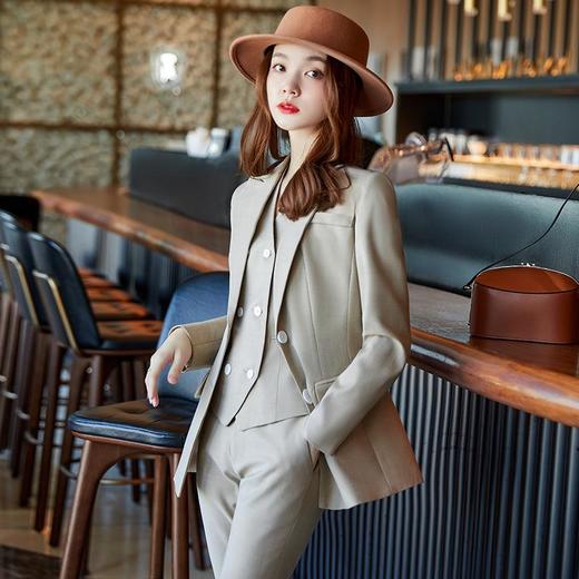 娜璐多 高级感炸街韩版西服洋气时尚职业装三件套女西装马甲女英伦风套装 商品图0