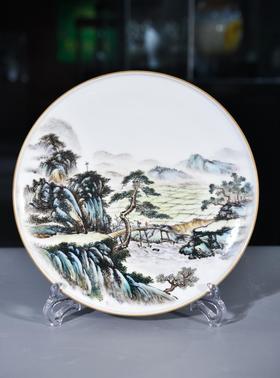粉彩春耕山水圆盘