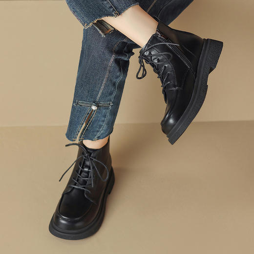 ZHR马丁靴女 2023秋冬新款休闲百搭黑色圆头短靴甜酷风潮流马丁靴 商品图3