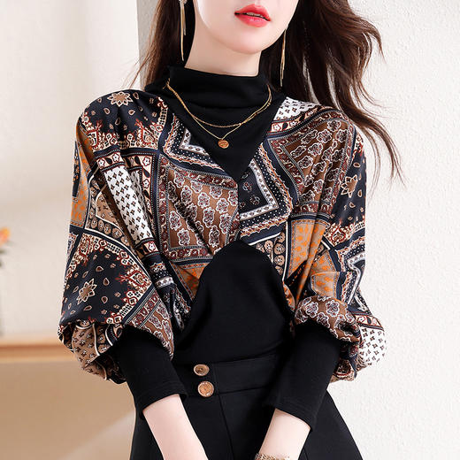 KQL-E324N1010时尚欧货蝙蝠衫上衣2023秋季新款醋酸缎拼接针织高领连肩袖小衫 商品图1