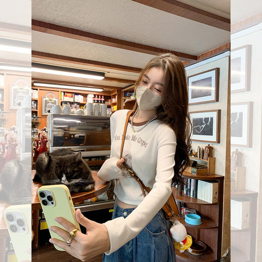 <曾小咸推荐>【奶盐甜豆】2色撞色领打底衫 商品图1