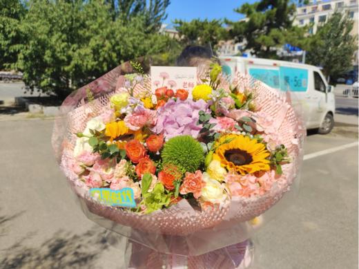 粉色教师节鲜花礼盒 商品图1