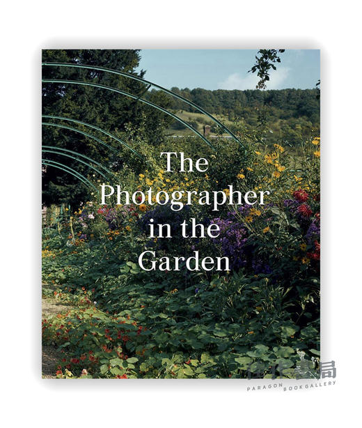 The Photographer in the Garden / 花园里的摄影师 商品图0