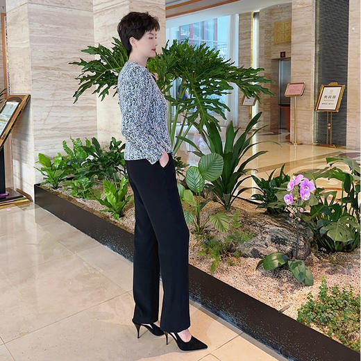 圣三利女装  新品双色微弹提花蝴蝶领舒适外套SL2032152 商品图1