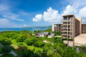 三亚天域二区高级海景房（建议2大1小）含早+游戏币+接/送机+恒温泳池