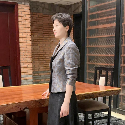 圣三利女装 新款星光金丝羊毛提花短款外套上衣SL2032123 商品图1