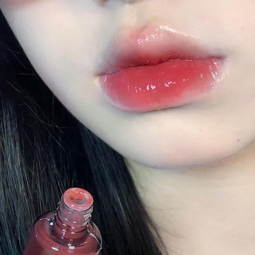 唇间散发柔和光泽，带来新鲜感受！PinkyFocus黧黑镜光唇釉镜面水光持久不易掉色成膜透明冰块唇泥女lm 商品图8