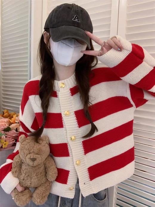 【YW】无忧购秋冬条纹拼色奶fufu软糯毛衣设计感复古V领开衫短外套1001-1002（截单后7天发货)25年清仓捡漏 商品图8