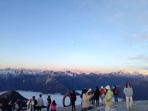 【发起活动】乐山+达瓦更扎二日游 | 18人即可出发 | 守望星空日出云海~ 商品图0