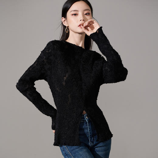 剩S/M/L 芳外【浮雕提花蕾丝T】2025春季新款褶皱肌理感女式T恤 商品图2